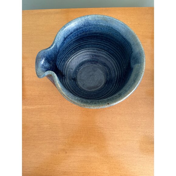 Vintage 1982 Signed Blue Glazed Ceramic Mixing Bowl With Pour Spout Handcrafted - Picture 2 of 6